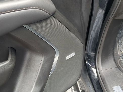 Used 2023 Chevrolet Suburban High Country image 12