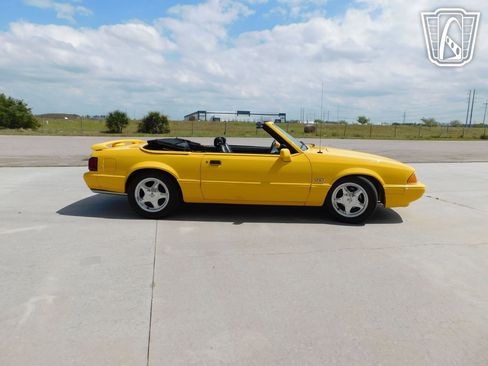 Used 1993 Ford Mustang LX image 4