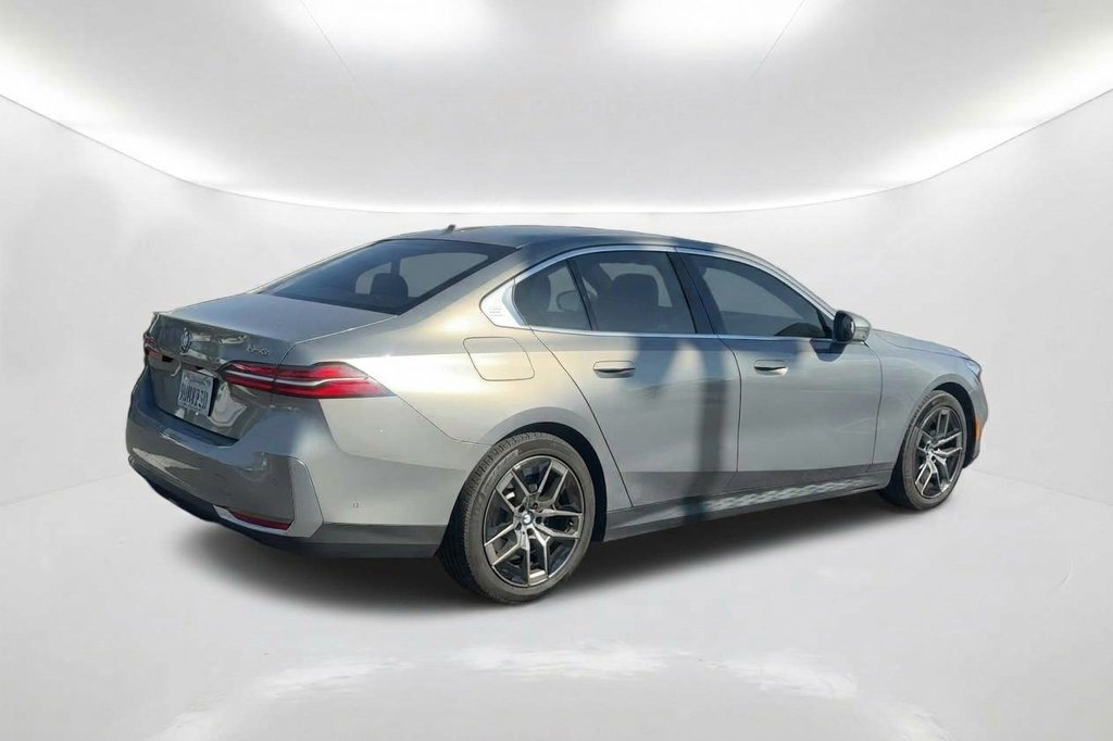 Used 2026 BMW 530i RWD image 6