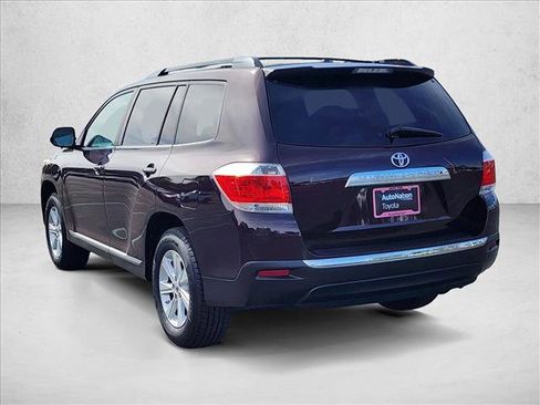 Used 2011 Toyota Highlander SE w/ Tow Pkg FWD image 7
