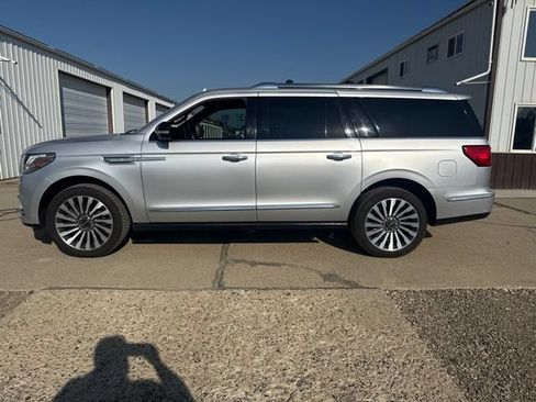 Used 2018 Lincoln Navigator L Select w/ Technology Package AWD/4WD image 10
