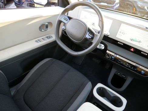 Used 2023 Hyundai Ioniq 5 SE image 9