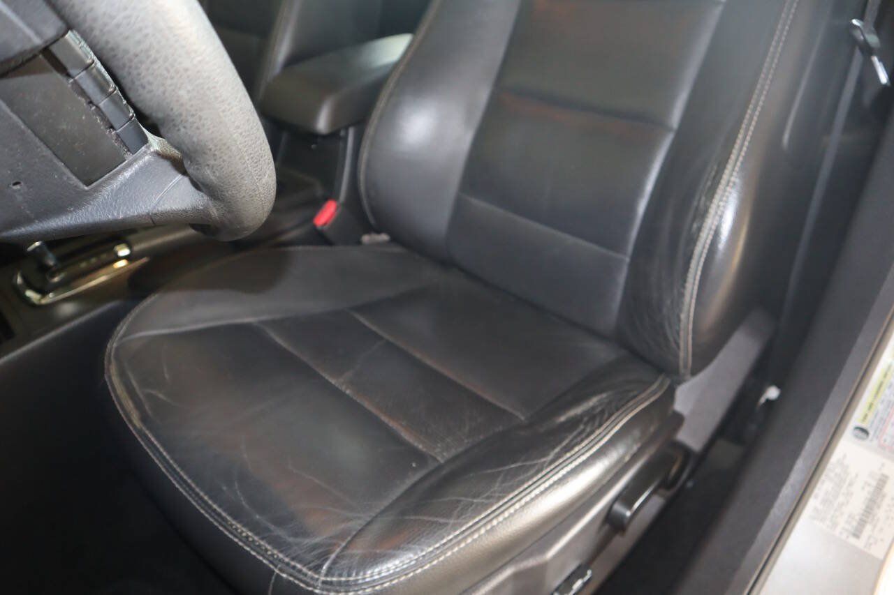 Used 2008 Ford Fusion SE FWD image 9