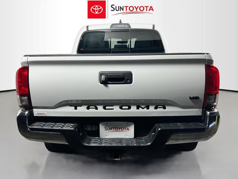 Used 2018 Toyota Tacoma SR5 image 5