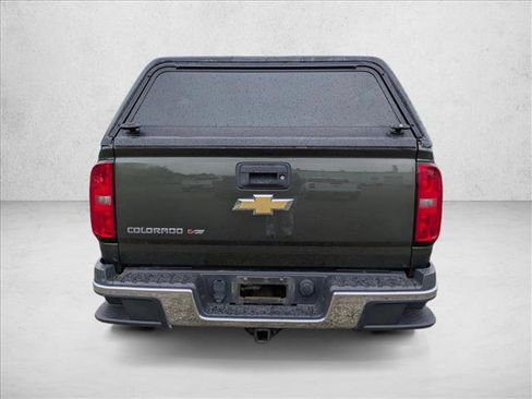 Used 2018 Chevrolet Colorado W/T AWD/4WD image 6