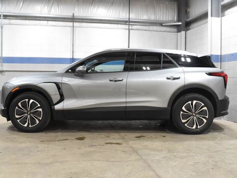 Used 2024 Chevrolet Blazer EV LT AWD/4WD image 22