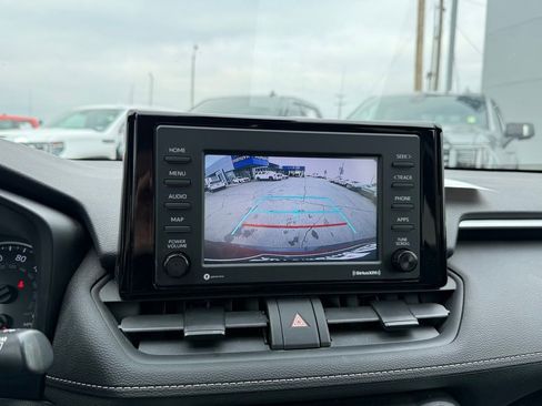 Used 2021 Toyota RAV4 XLE image 17