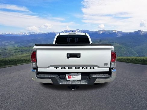 Certified 2023 Toyota Tacoma TRD Off-Road AWD/4WD image 4