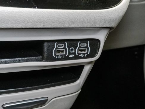 Certified 2024 Chrysler Pacifica Touring-L FWD image 21