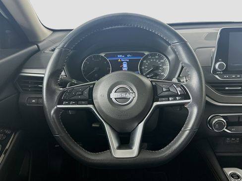 Used 2024 Nissan Altima 2.5 SR FWD image 17