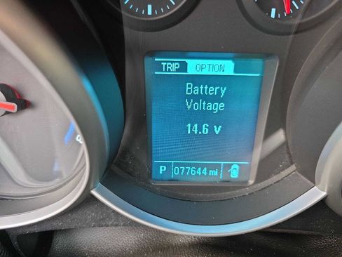 Used 2013 Chevrolet Cruze LT w/ Technology Package image 12