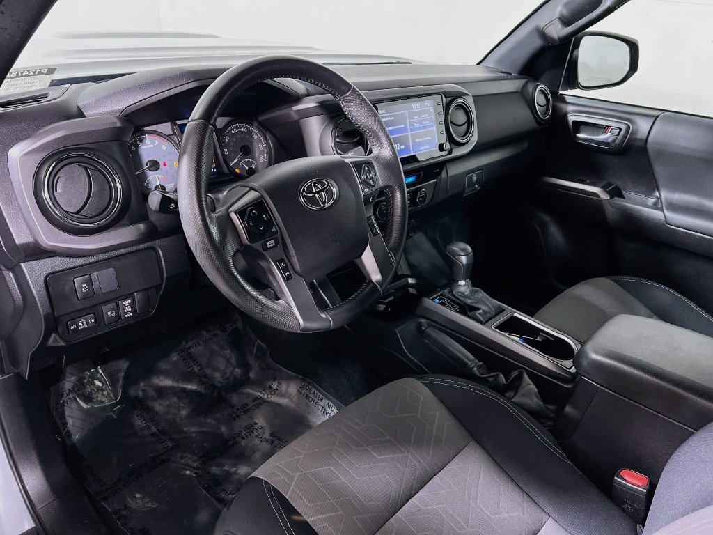 Used 2021 Toyota Tacoma TRD Sport w/ Technology Package AWD/4WD image 9