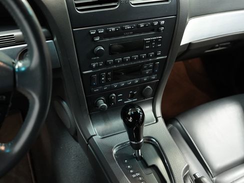 Used 2002 Ford Thunderbird image 34