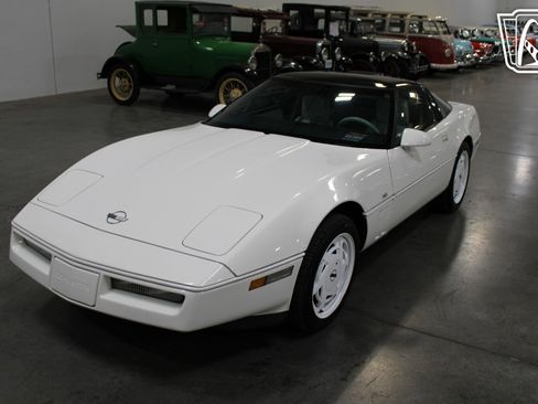 Used 1988 Chevrolet Corvette Coupe image 6