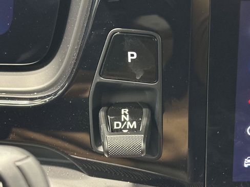 Certified 2025 Porsche Cayenne Turbo AWD/4WD image 30