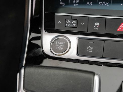 Used 2023 Audi Q8 Premium Plus w/ Premium Plus Package AWD/4WD image 29