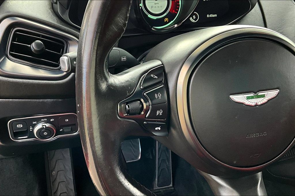 Used 2022 Aston Martin V8 Vantage Coupe RWD image 11