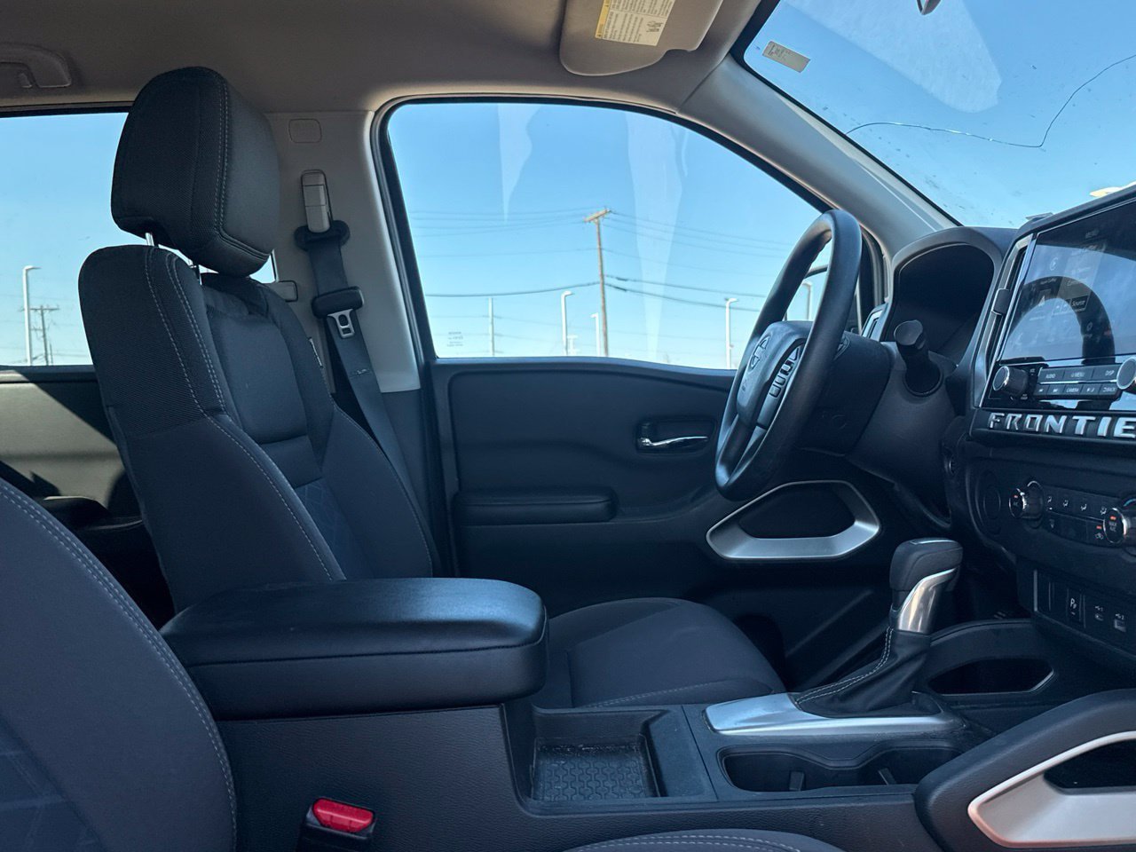 Used 2025 Nissan Frontier SV RWD image 32