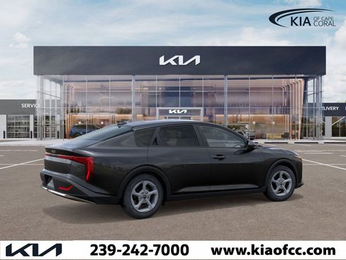 New 2025 Kia K4 LXS image 6