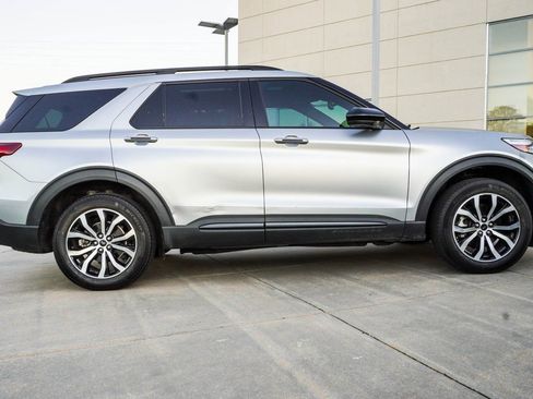 Used 2022 Ford Explorer ST image 7