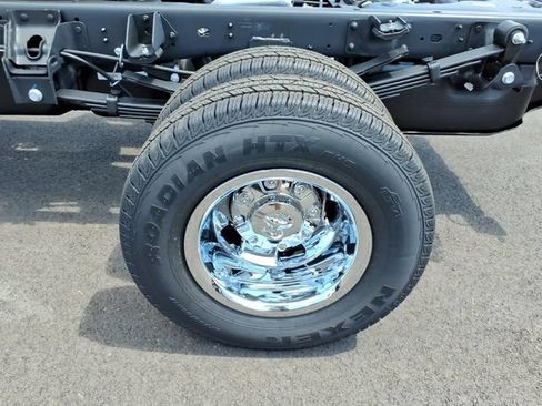 New 2026 RAM 3500 Tradesman AWD/4WD image 4