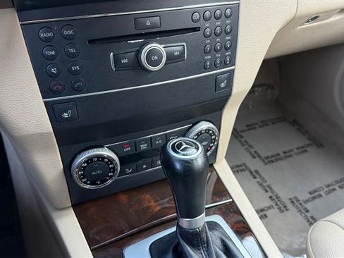 Used 2011 Mercedes-Benz GLK 350 4MATIC image 26