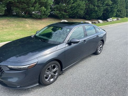 Used 2023 Honda Accord EX image 11