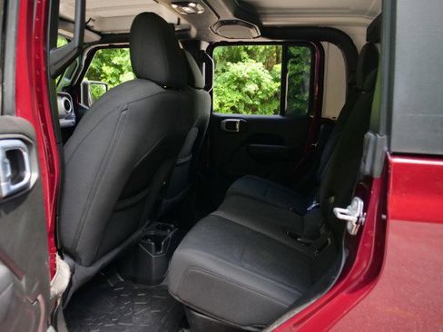 Used 2022 Jeep Gladiator Sport AWD/4WD image 25