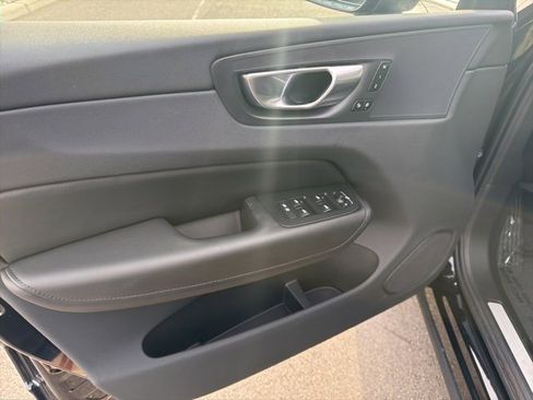 Certified 2025 Volvo XC60 B5 Plus image 13
