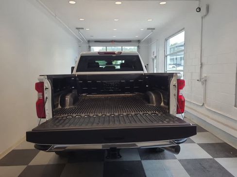 Used 2025 Chevrolet Silverado 2500 LT w/ Convenience Package AWD/4WD image 10