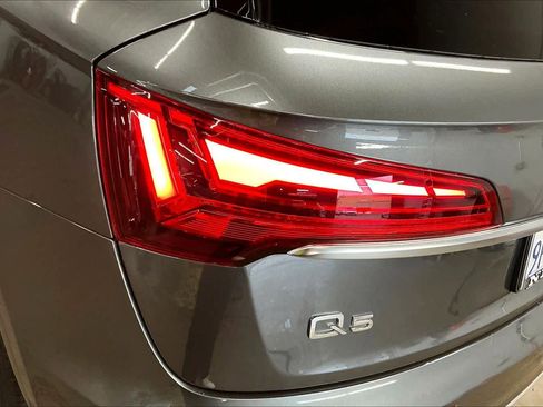 Used 2023 Audi Q5 2.0T Premium w/ Convenience Package image 31