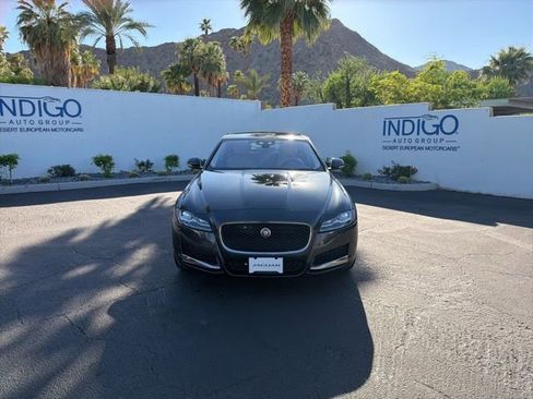 Used 2017 Jaguar XF Prestige image 2