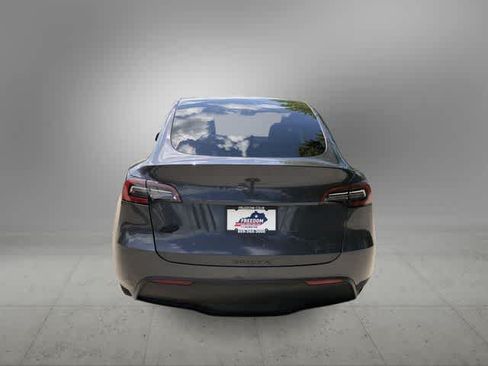 Used 2021 Tesla Model Y Long Range AWD/4WD image 5