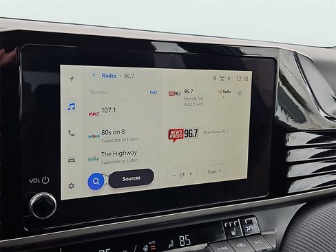 Used 2025 Toyota Camry SE w/ Convenience Package image 27