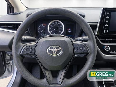 Used 2021 Toyota Corolla LE FWD image 14