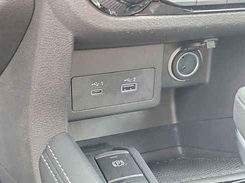 Used 2023 Nissan Kicks SR FWD image 31