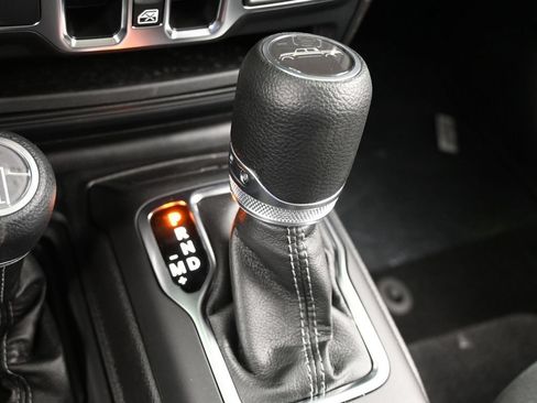 Used 2025 Jeep Gladiator Sport AWD/4WD image 19
