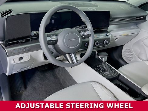 Used 2024 Hyundai Kona SE image 5