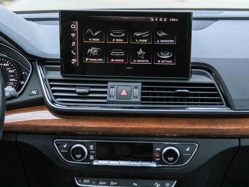 Used 2023 Audi Q5 2.0T Premium image 16