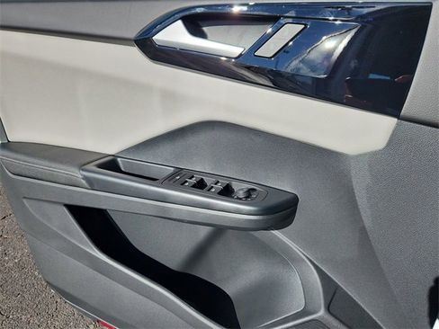 New 2026 Volkswagen Taos S image 6