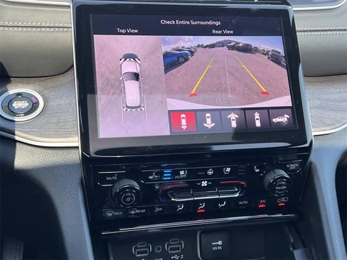 New 2025 Jeep Grand Cherokee Limited image 16