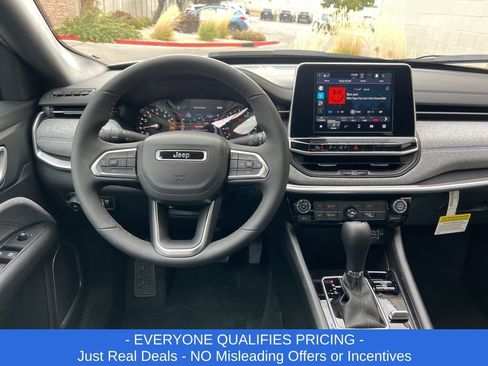 New 2026 Jeep Compass Latitude image 19