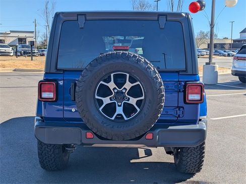 Used 2018 Jeep Wrangler Unlimited Sahara image 5