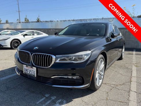Used 2016 BMW 750i RWD image 2