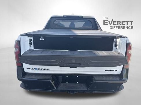 New 2024 Chevrolet Silverado EV RST image 7