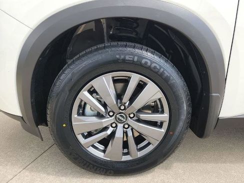 Certified 2025 Nissan Pathfinder S FWD image 30