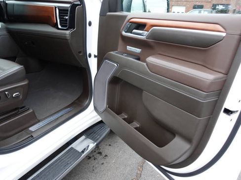 Used 2022 GMC Sierra 1500 Denali AWD/4WD image 37