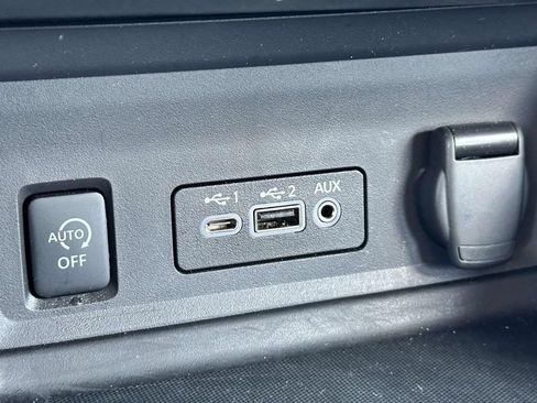 Used 2025 Nissan Sentra SV FWD image 15