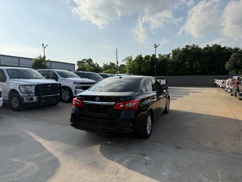Used 2018 Nissan Sentra SV FWD image 5