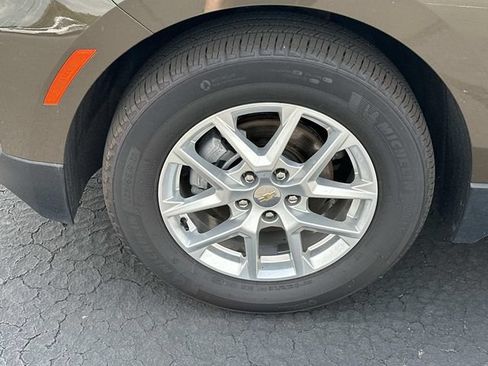 Certified 2024 Chevrolet Equinox LT FWD image 30